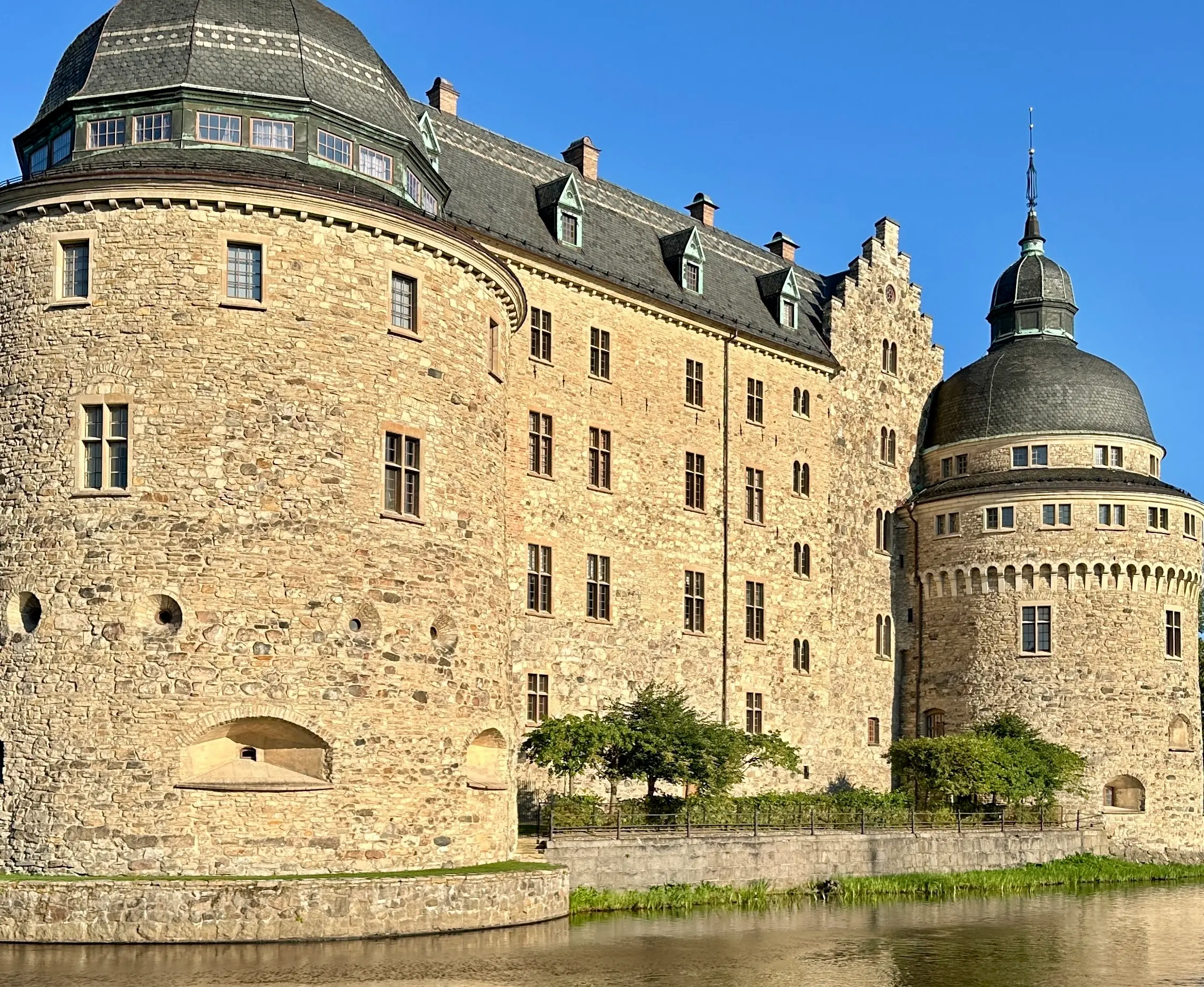 isvec-gezi-rehberi-orebro-kalesi-tarihi-yapi