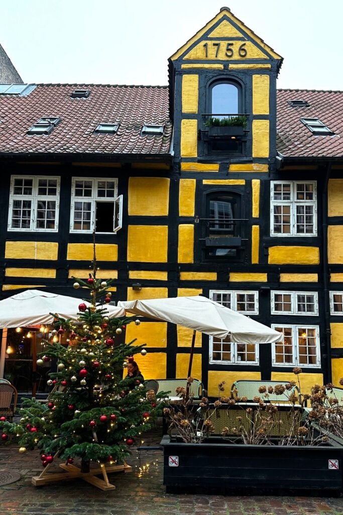 Kopenhag christmas market zamanı kış atmosferi,süslemeler Danimarka