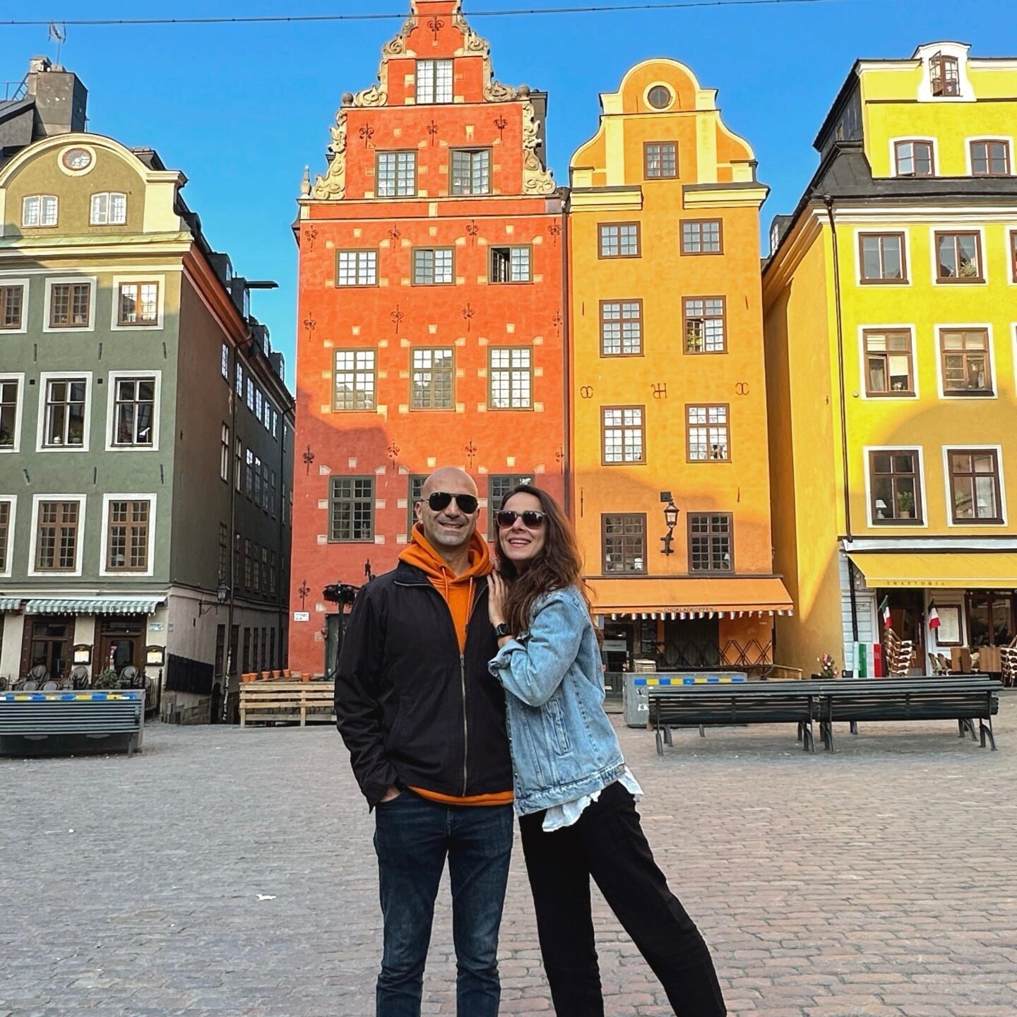 stockholm-gamla-stan-stortorget-renkli-evler