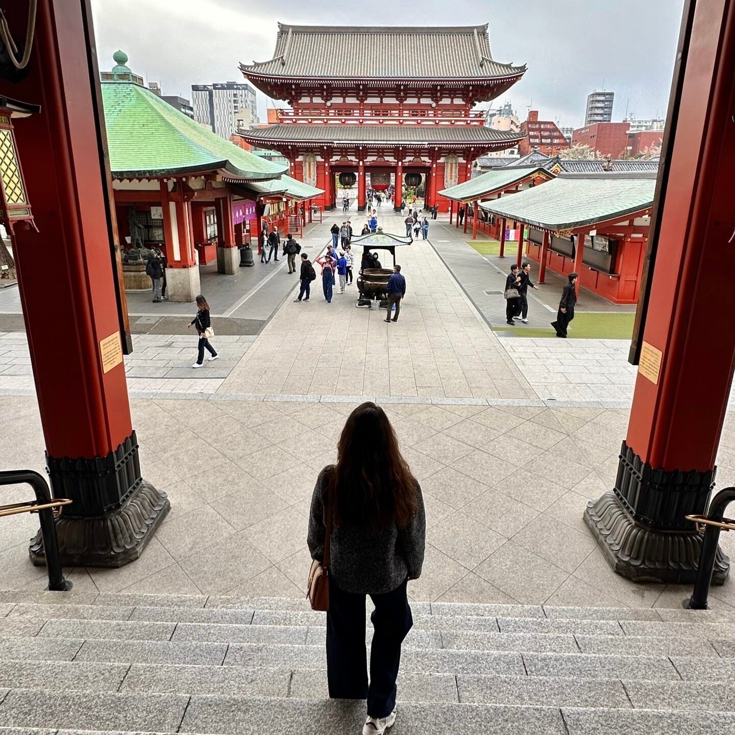 Tokyo Senso-ji tapınak avlusunda geleneksel mimari en güzel fotoğraf noktası
