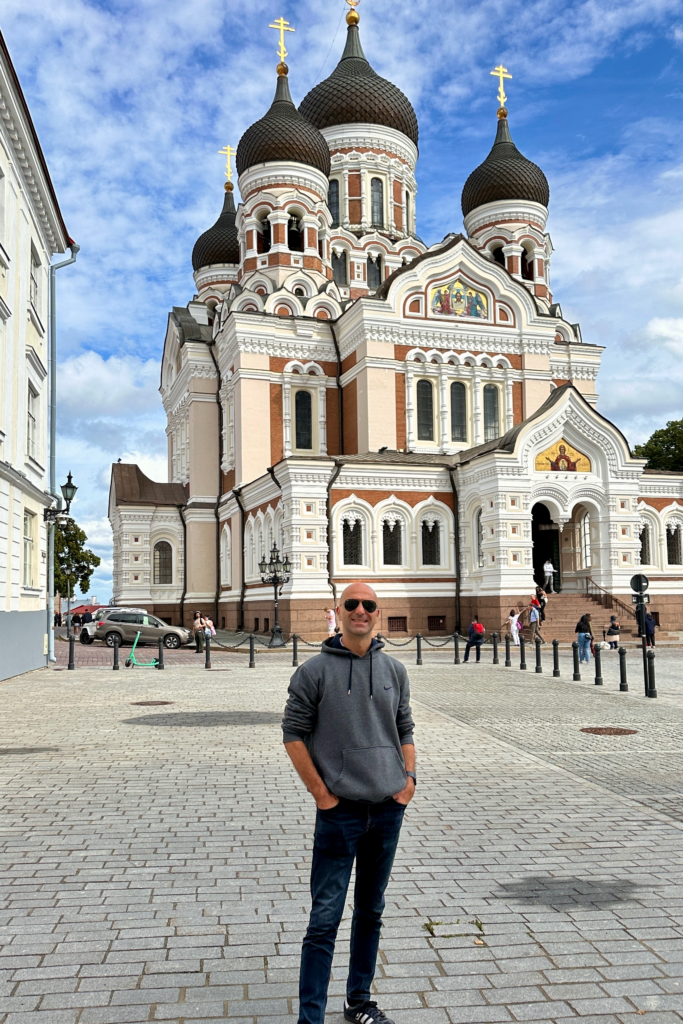 Tallinn Toompea’daki Alexander Nevsky Katedrali onunde cekilen fotograf, Rus Ortodoks katedrali.