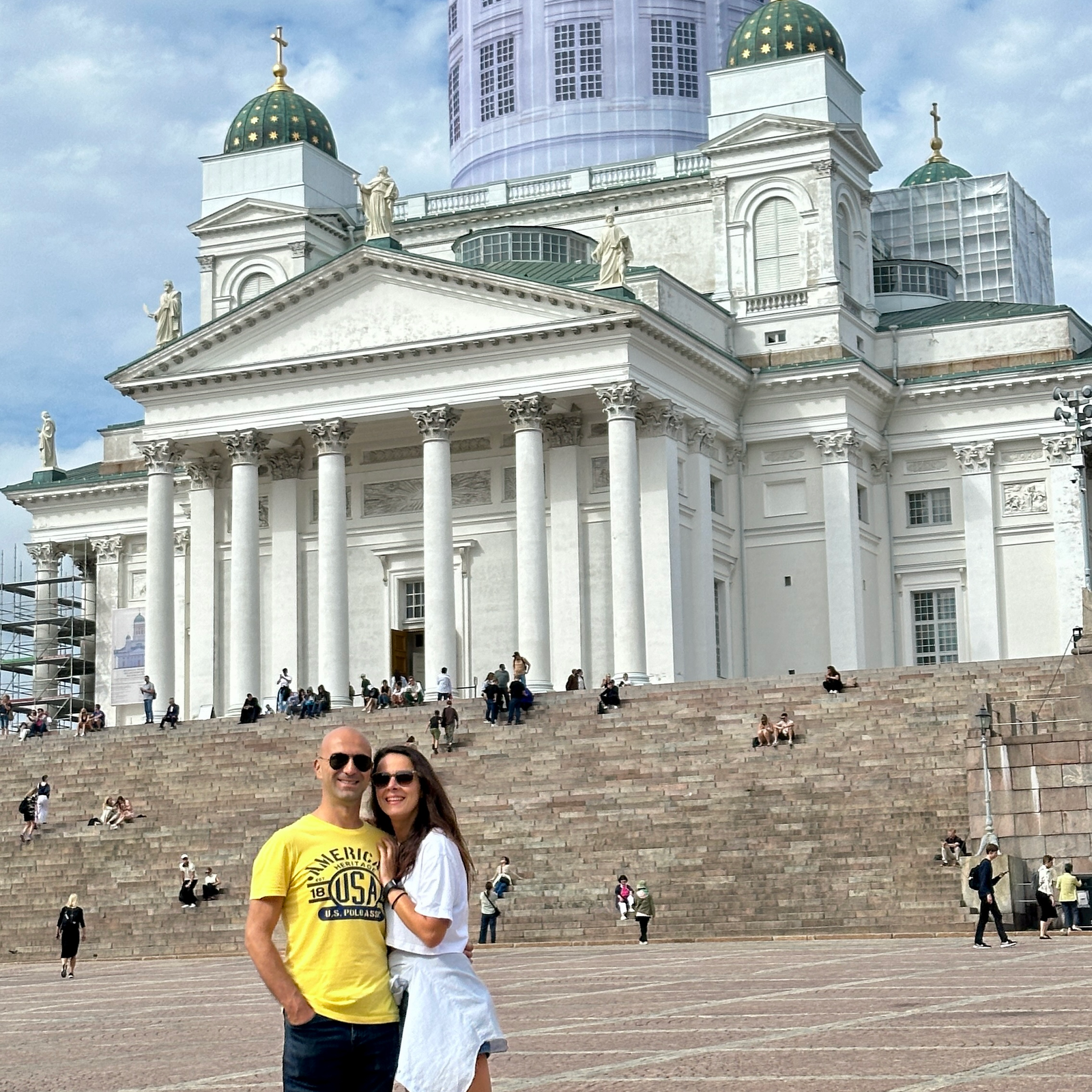 Helsinki gezilecek yerler arasında yer alan Helsinki Katedrali ve Senato Meydanı, Helsinki gezi rehberi