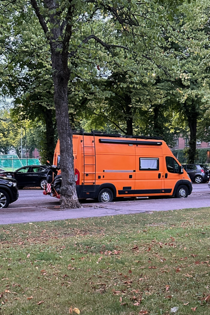 Helsinki’de karavanla konaklama için park yeri campervan